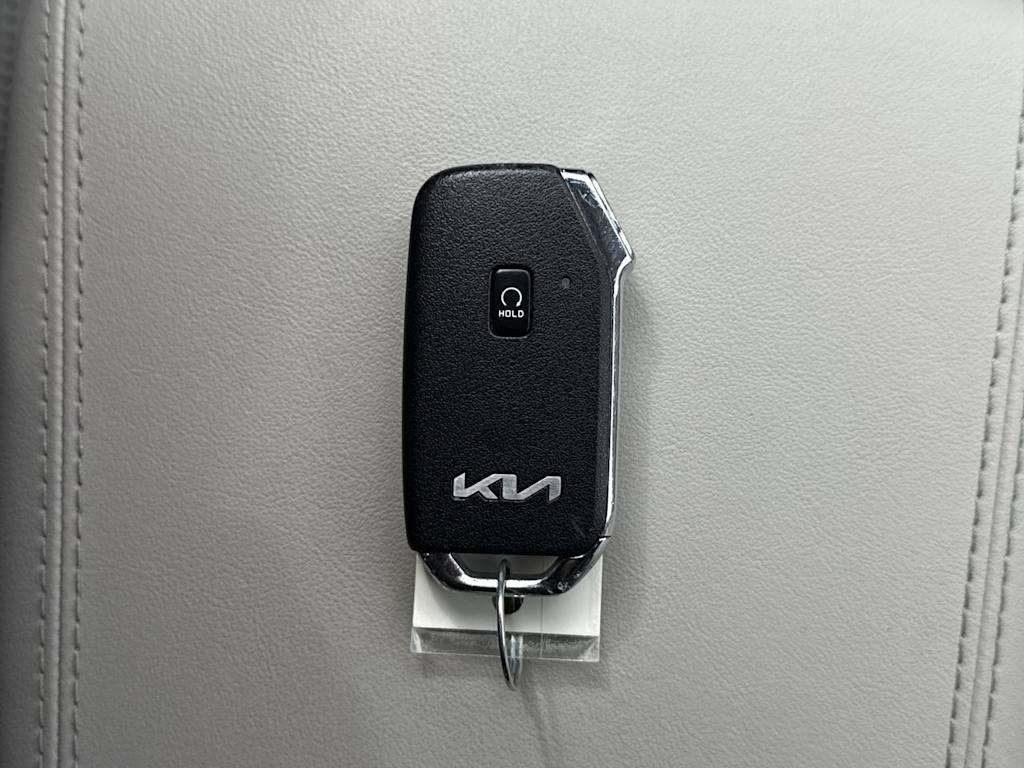 Thumbnail: 2023 Kia Sorento - 16