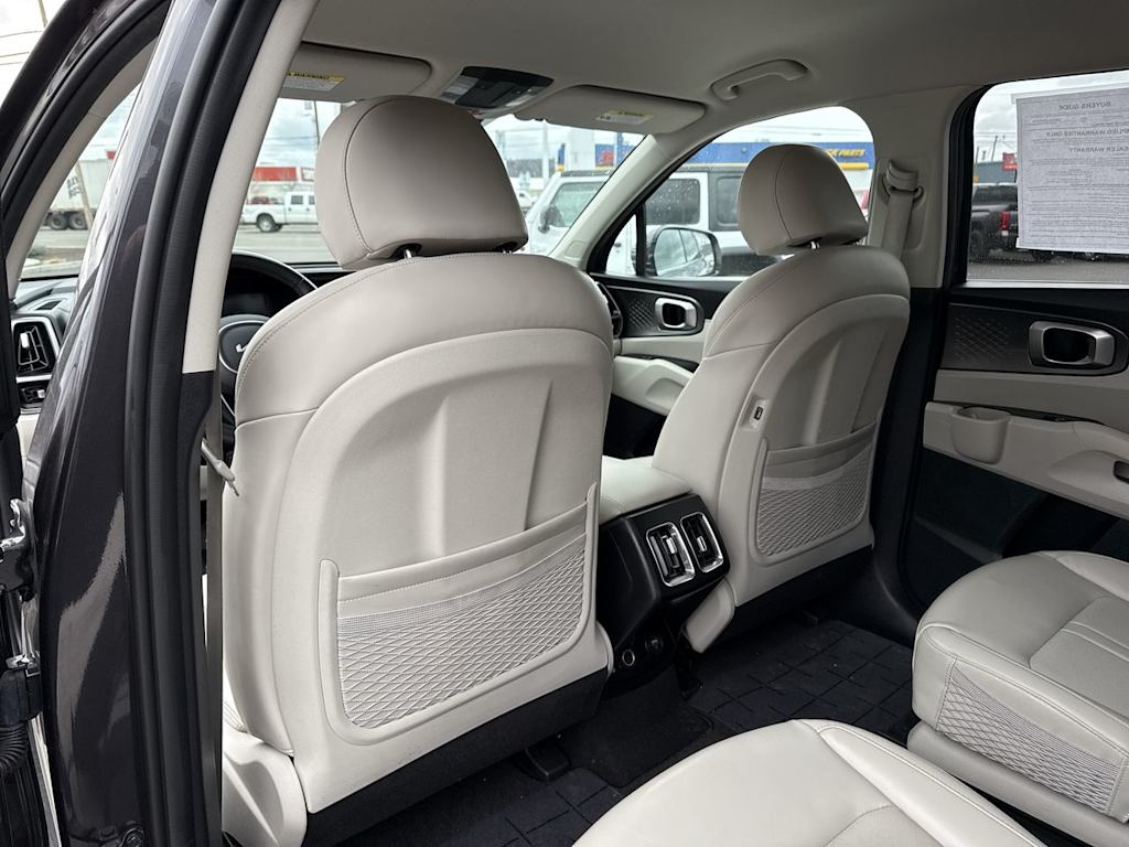 Thumbnail: 2023 Kia Sorento - 21