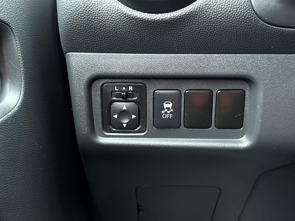 Thumbnail: 2018 Mitsubishi Mirage - 22