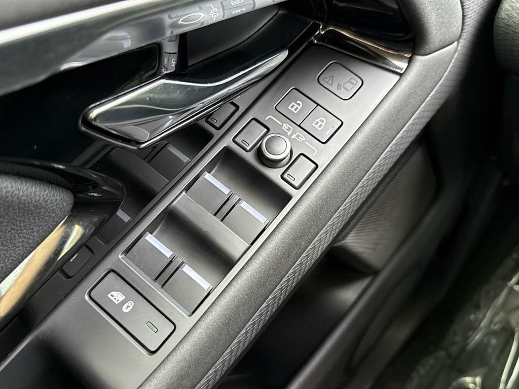 Thumbnail: 2021 Land Rover Range Rover Evoque - 24