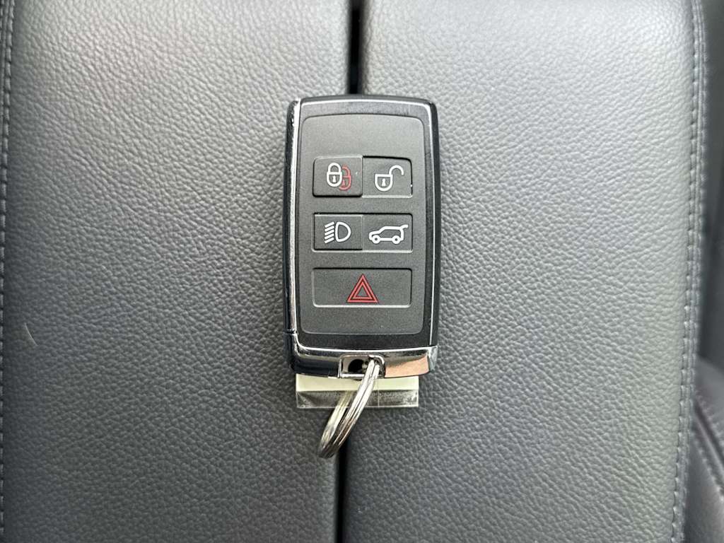 Thumbnail: 2021 Land Rover Range Rover Evoque - 18