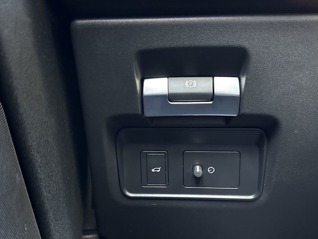 Thumbnail: 2021 Land Rover Range Rover Evoque - 23