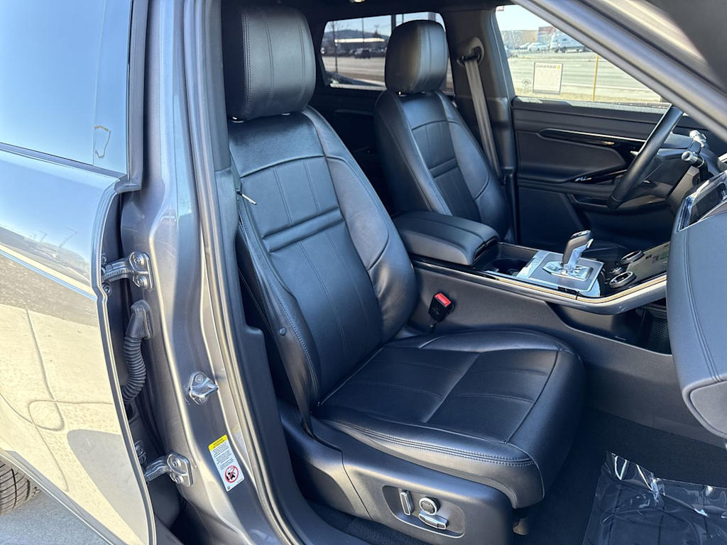 Thumbnail: 2021 Land Rover Range Rover Evoque - 11