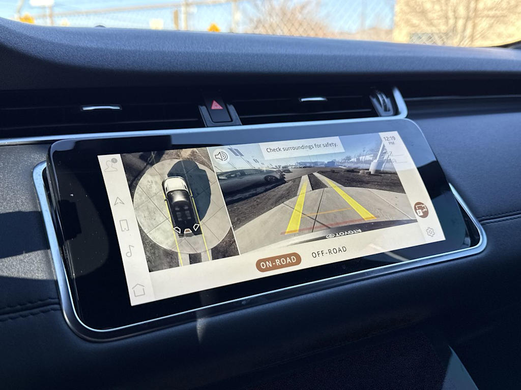 Thumbnail: 2021 Land Rover Range Rover Evoque - 22