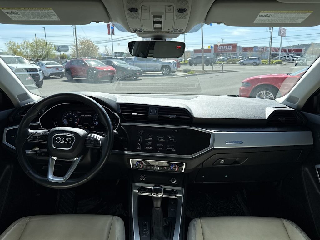 Thumbnail: 2021 Audi Q3 - 10