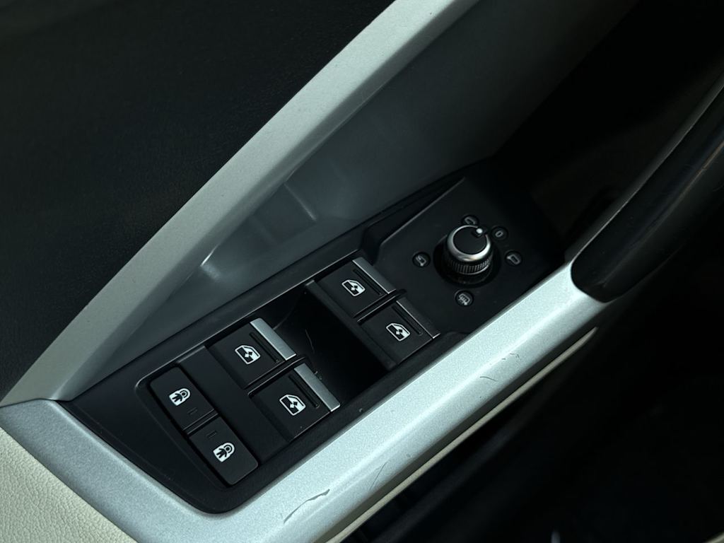 Thumbnail: 2021 Audi Q3 - 23