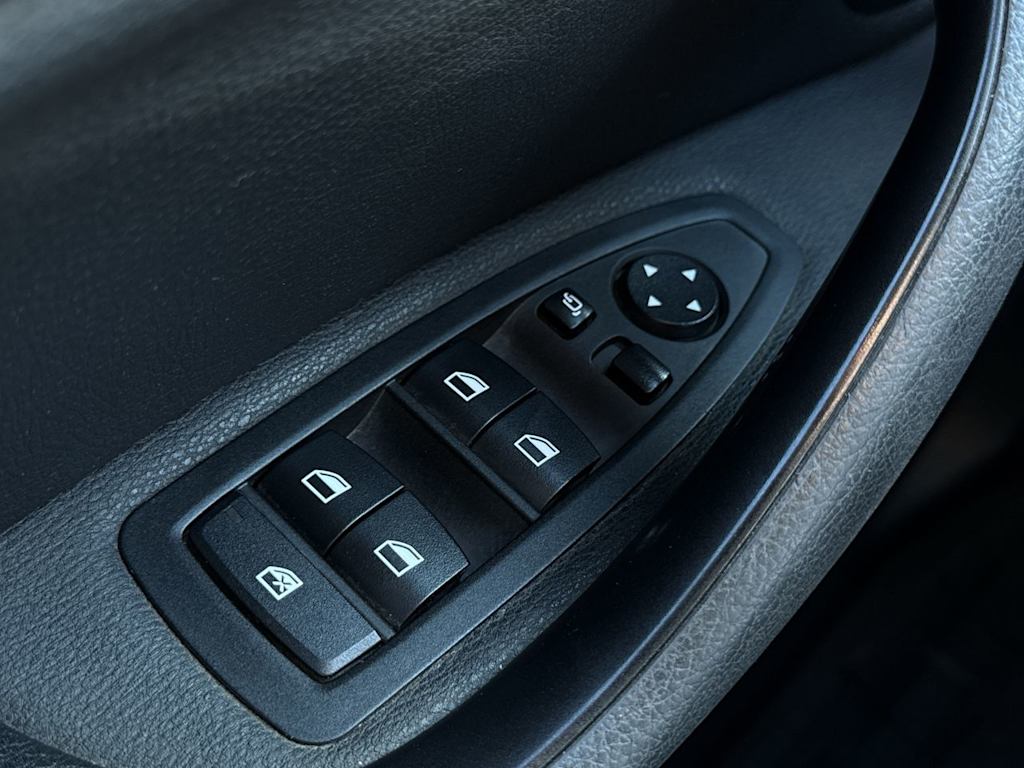 Thumbnail: 2017 BMW X1 - 23