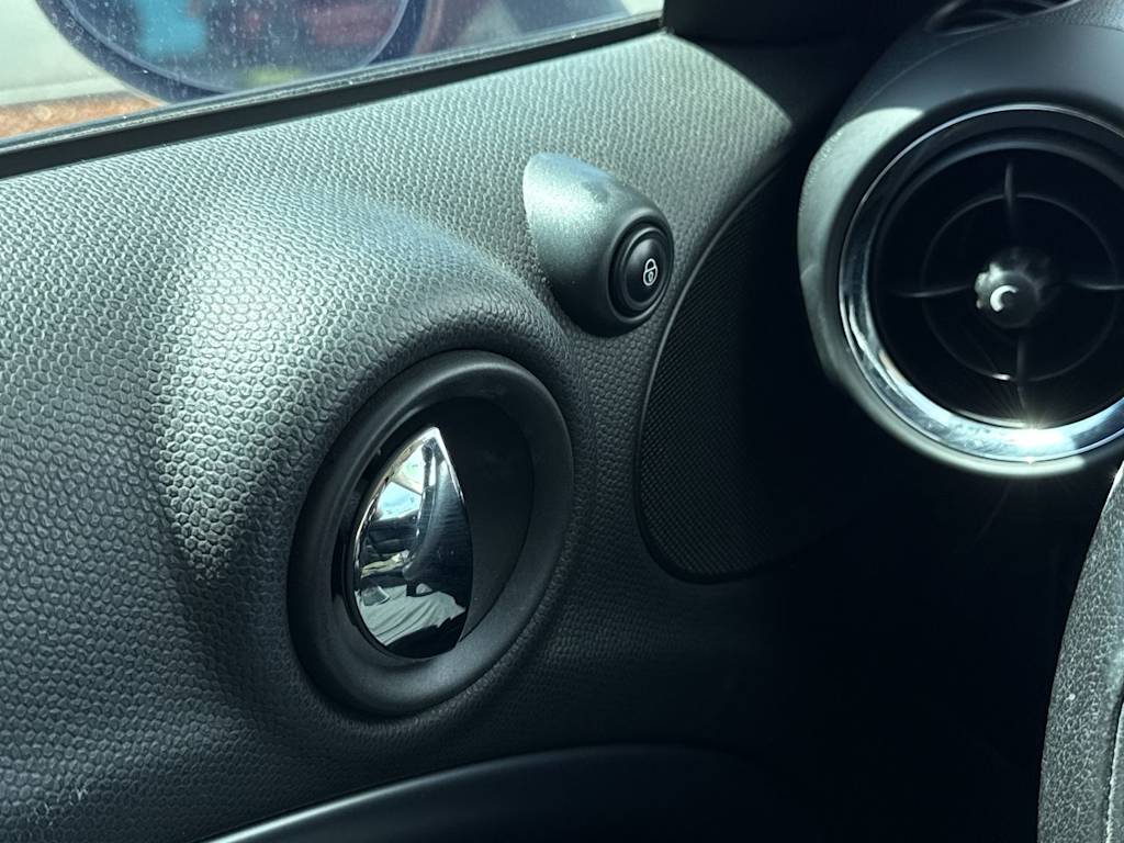 Thumbnail: 2013 MINI Cooper Countryman - 21