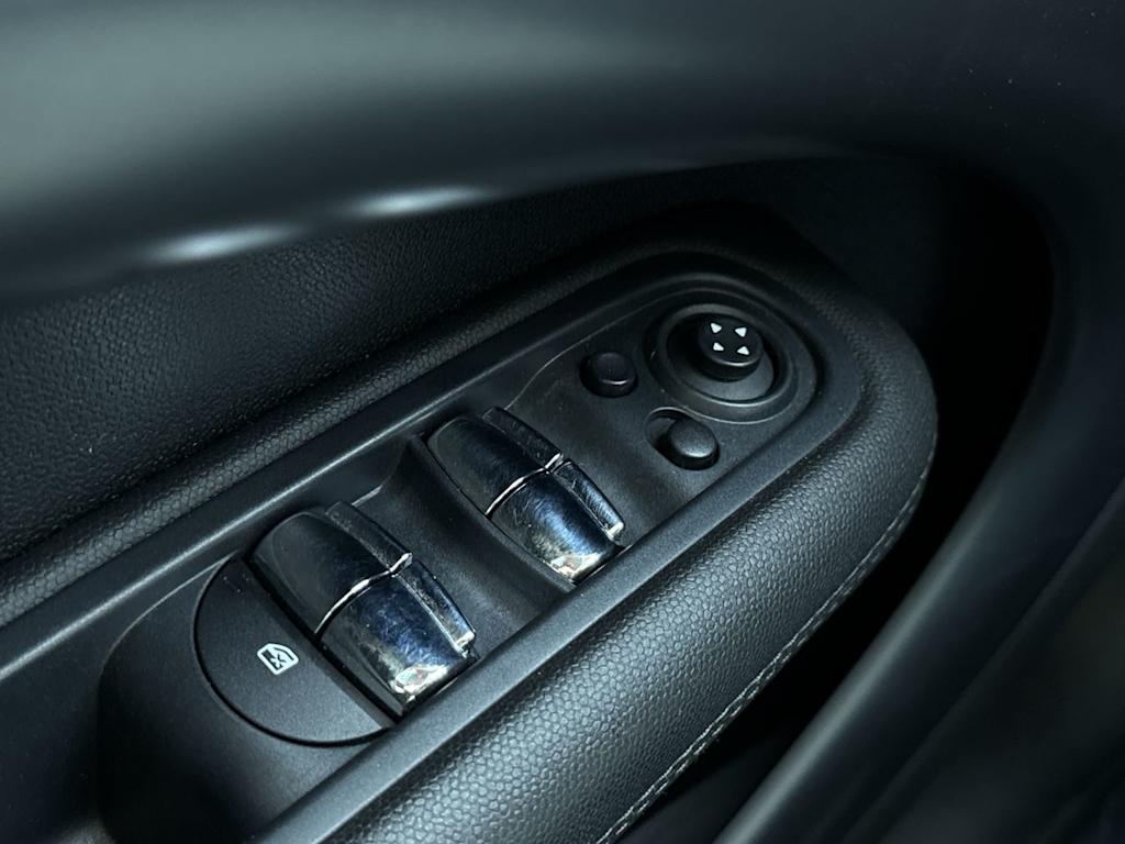 Thumbnail: 2013 MINI Cooper Countryman - 22