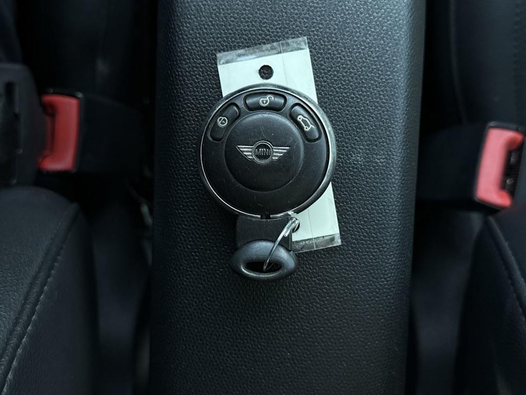 Thumbnail: 2013 MINI Cooper Countryman - 23