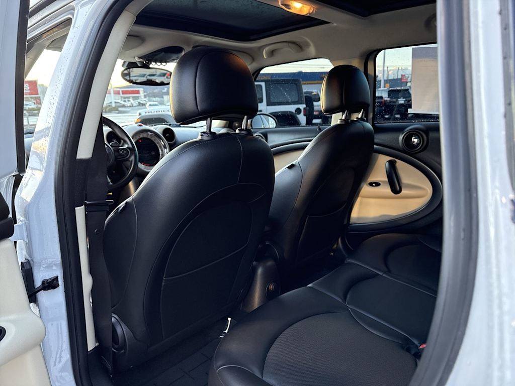 Thumbnail: 2012 MINI Cooper Countryman - 19