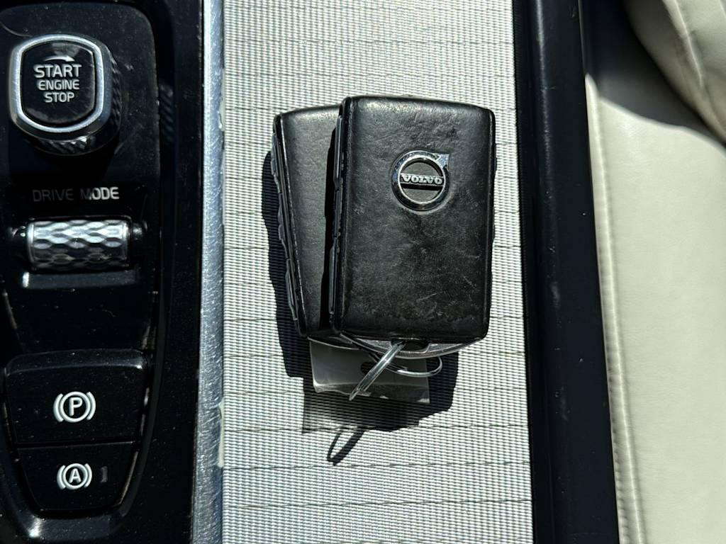 Thumbnail: 2020 Volvo XC90 - 24