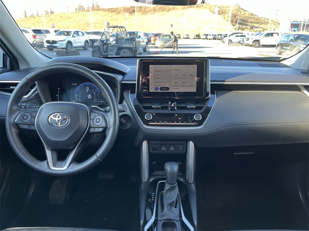 2024 Toyota Corolla Cross XLE 10