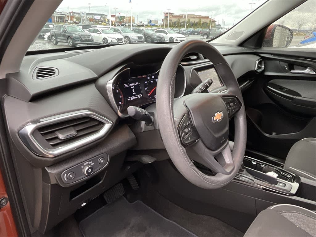 2021 Chevrolet TrailBlazer LT 2