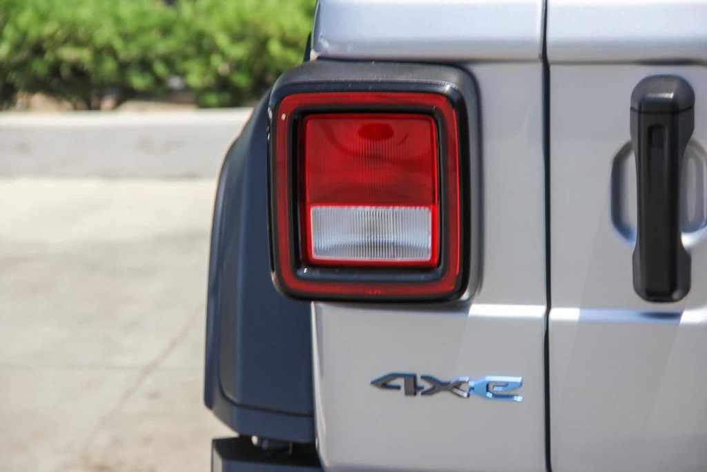 Thumbnail: 2023 Jeep Wrangler - 19