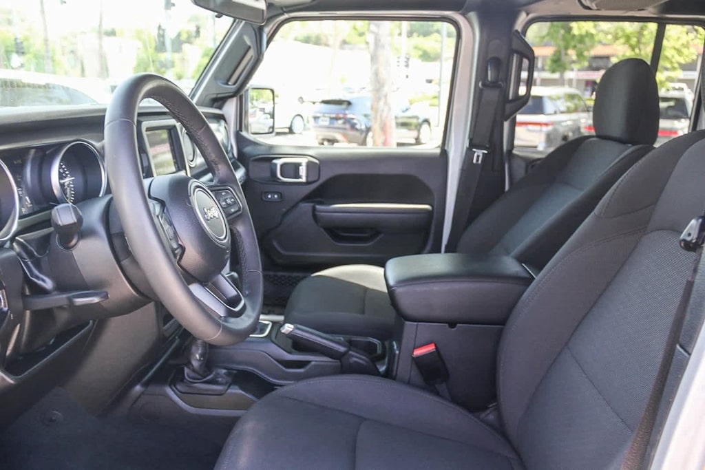 Thumbnail: 2023 Jeep Wrangler - 9