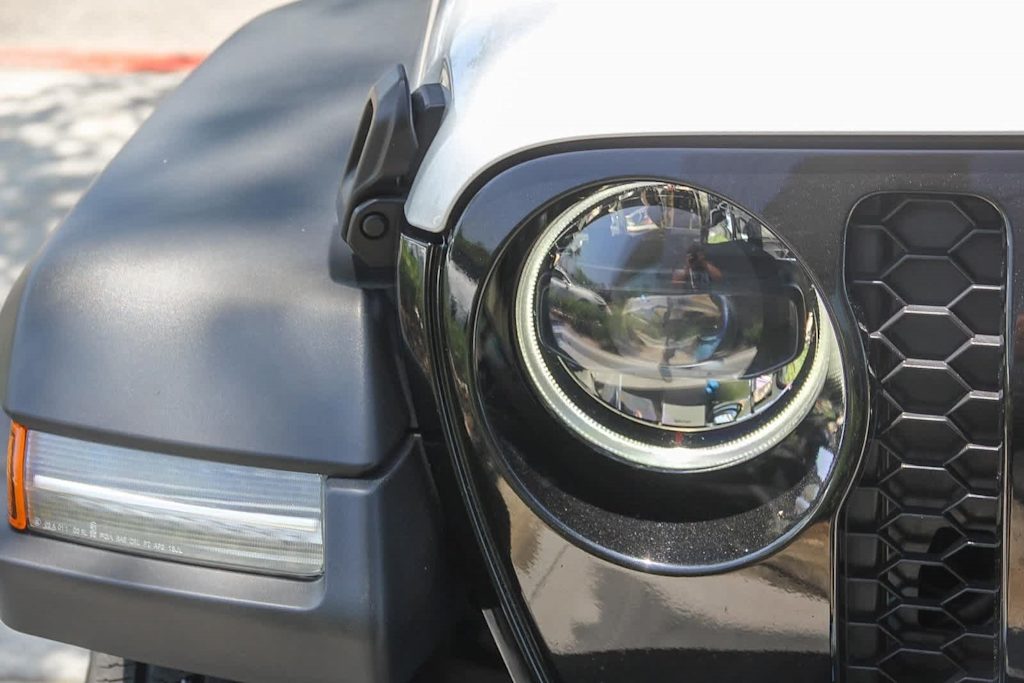 Thumbnail: 2023 Jeep Wrangler - 21