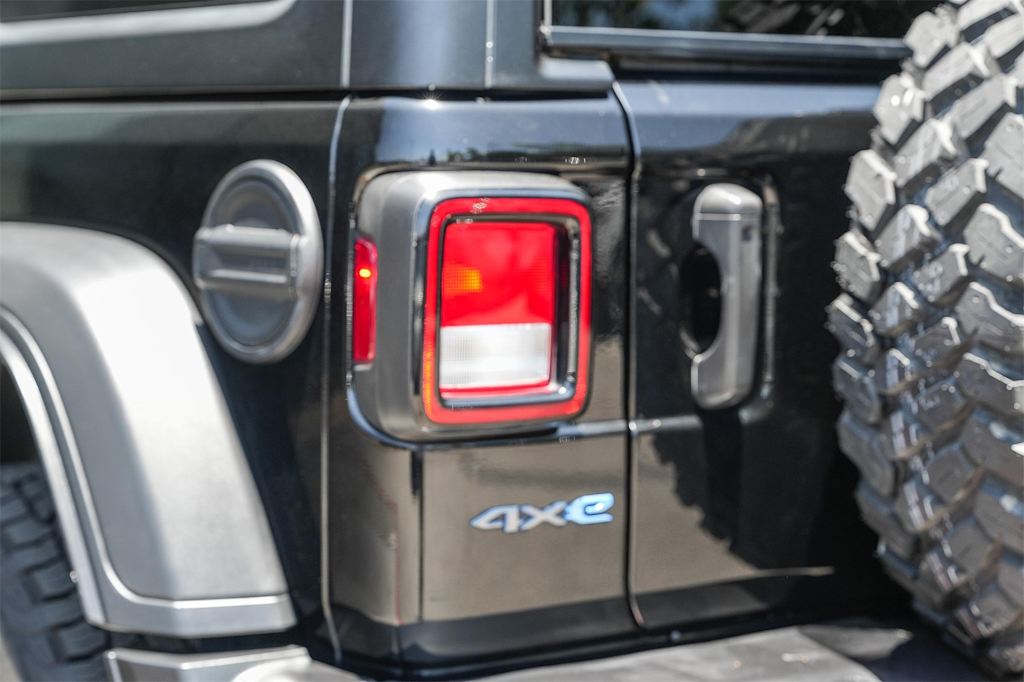Thumbnail: 2023 Jeep Wrangler - 19
