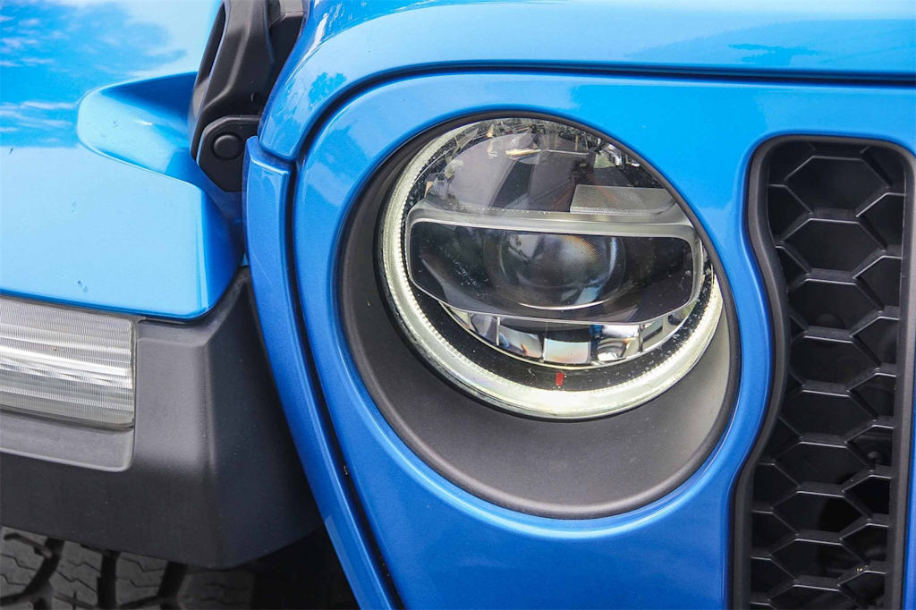 Thumbnail: 2022 Jeep Wrangler - 18