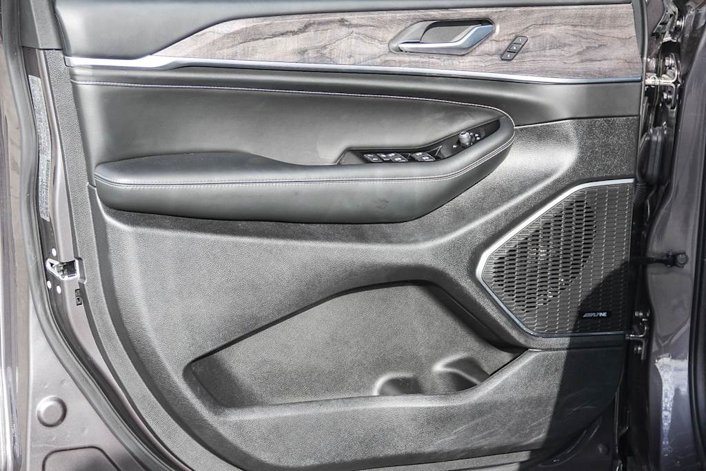 Thumbnail: 2024 Jeep Grand Cherokee - 21