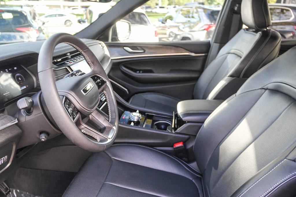 Thumbnail: 2024 Jeep Grand Cherokee - 10