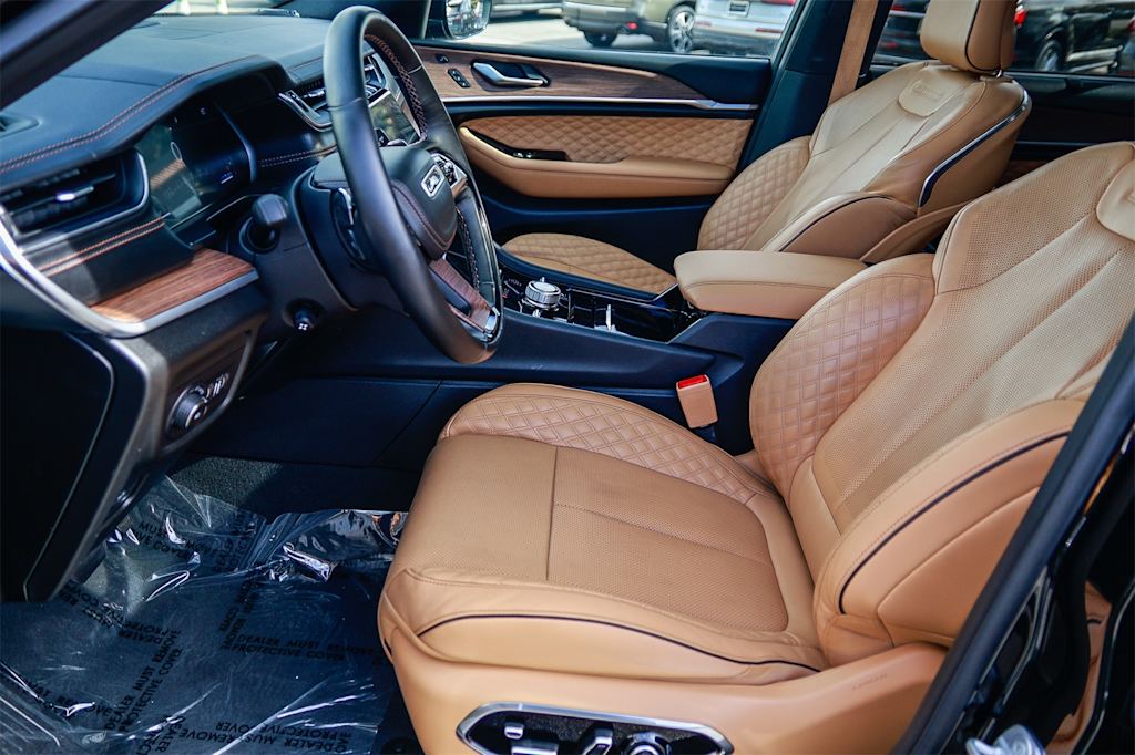 Thumbnail: 2021 Jeep Grand Cherokee L - 10