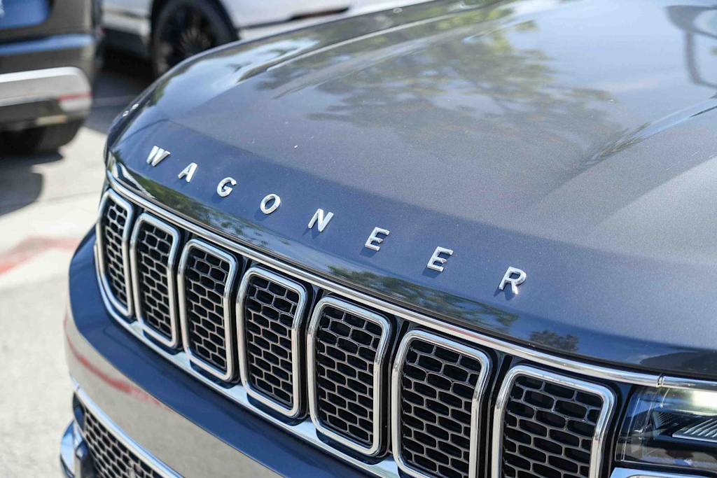 Thumbnail: 2022 Jeep Wagoneer - 6