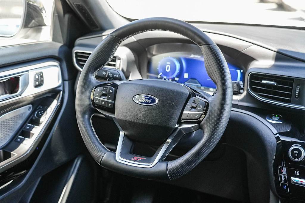 Thumbnail: 2021 Ford Explorer - 8