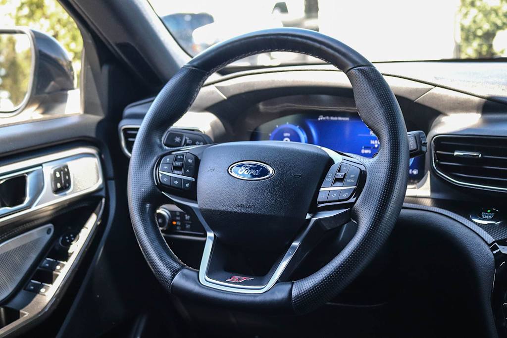 Thumbnail: 2021 Ford Explorer - 8