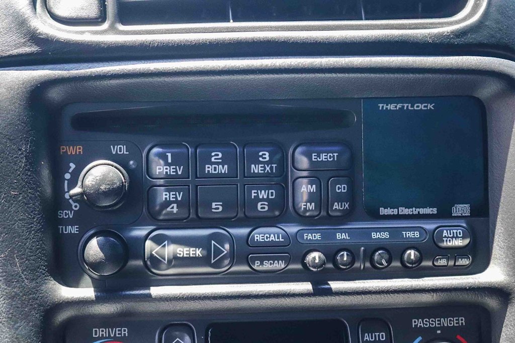 Thumbnail: 2002 Chevrolet Corvette - 19