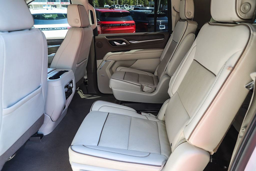 Thumbnail: 2022 GMC Yukon XL - 12