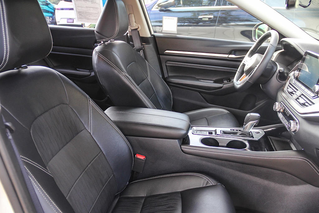 Thumbnail: 2020 Nissan Altima - 11