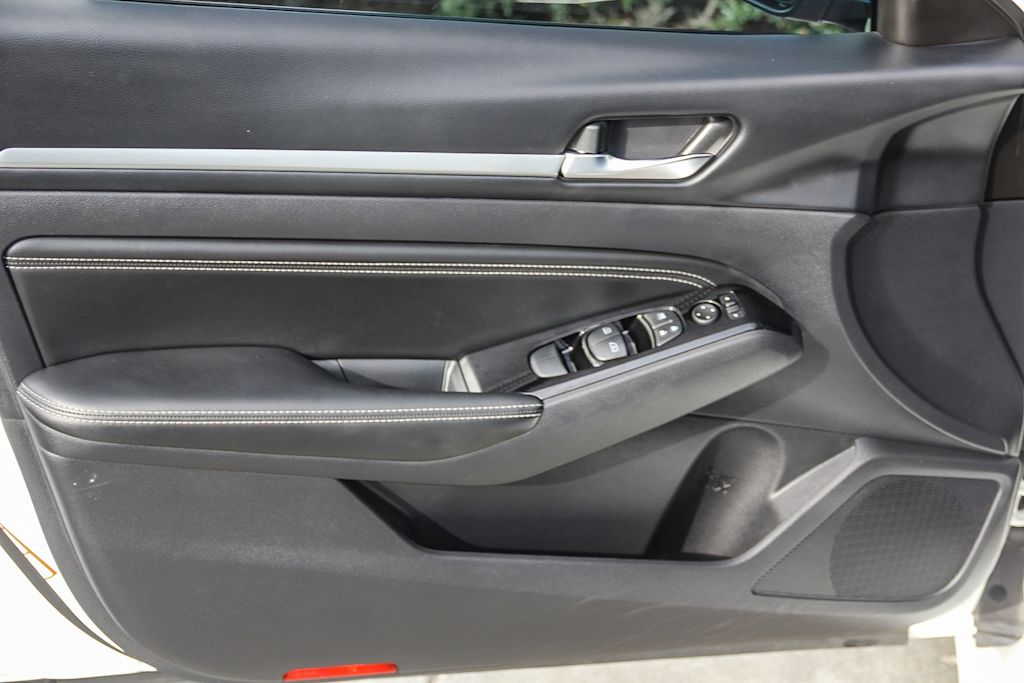 Thumbnail: 2020 Nissan Altima - 23