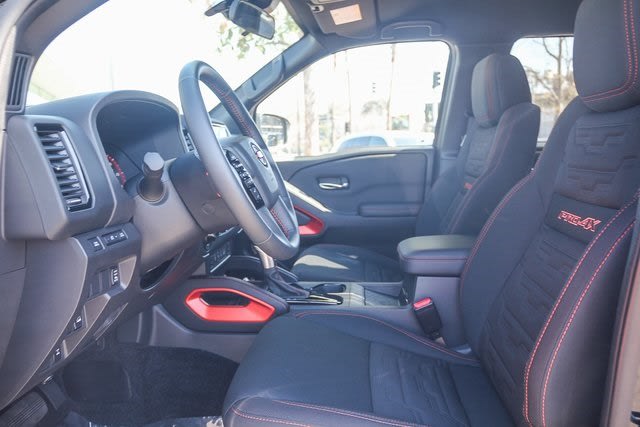 2023 Nissan Frontier PRO-4X 11