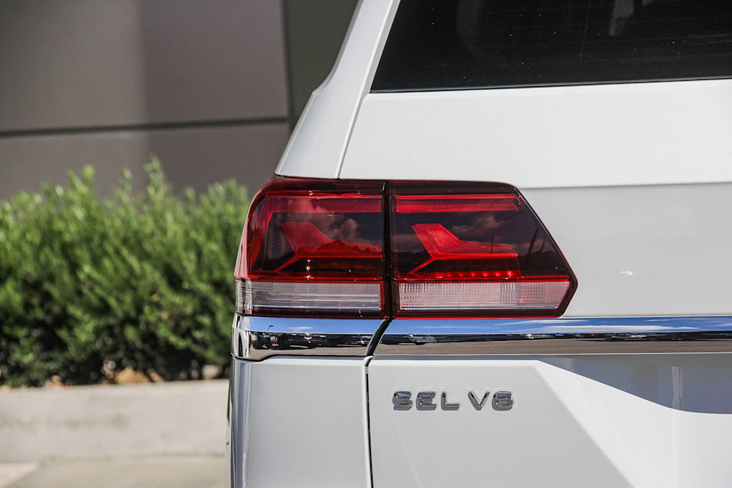 Thumbnail: 2022 Volkswagen Atlas - 18