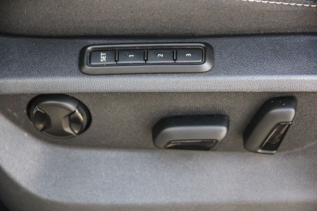 Thumbnail: 2022 Volkswagen Atlas - 25