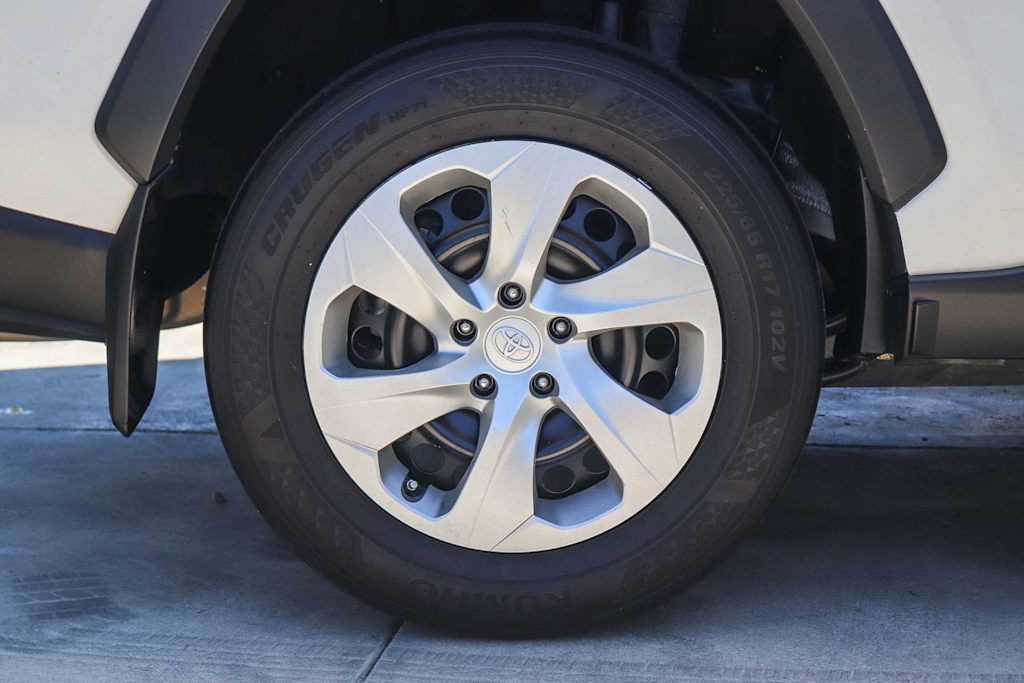 Thumbnail: 2021 Toyota RAV4 - 7