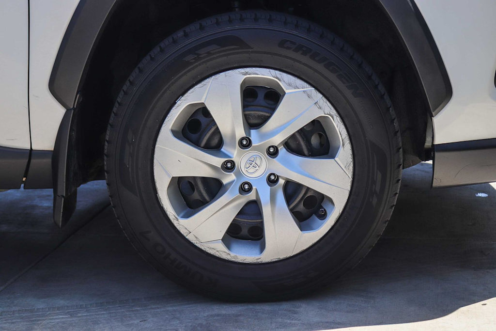 Thumbnail: 2021 Toyota RAV4 - 19