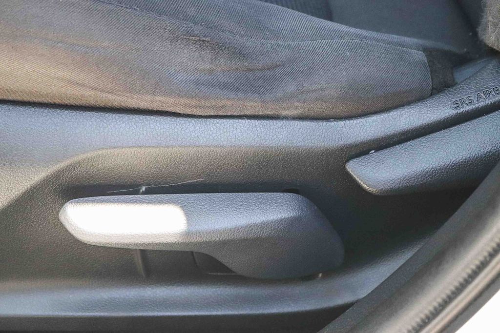 Thumbnail: 2021 Toyota RAV4 - 23