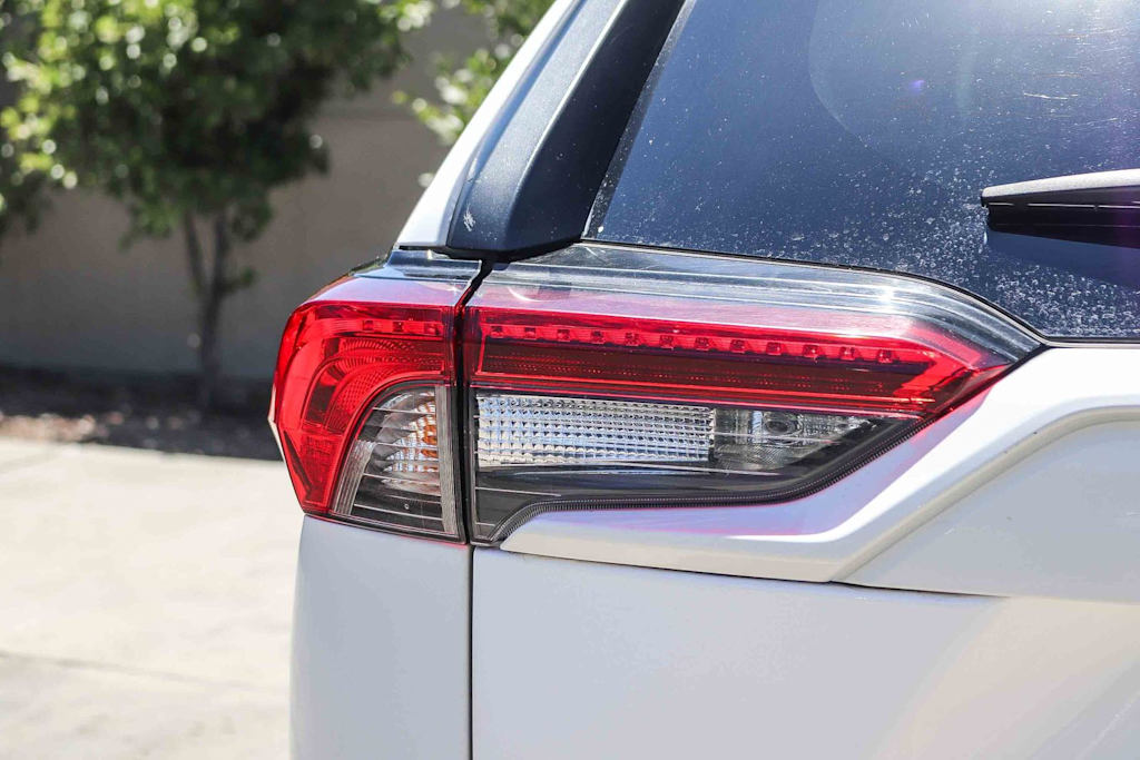 Thumbnail: 2021 Toyota RAV4 - 18