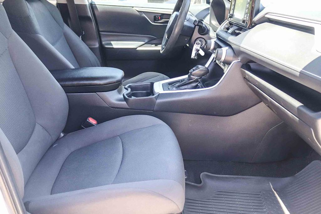 Thumbnail: 2021 Toyota RAV4 - 10