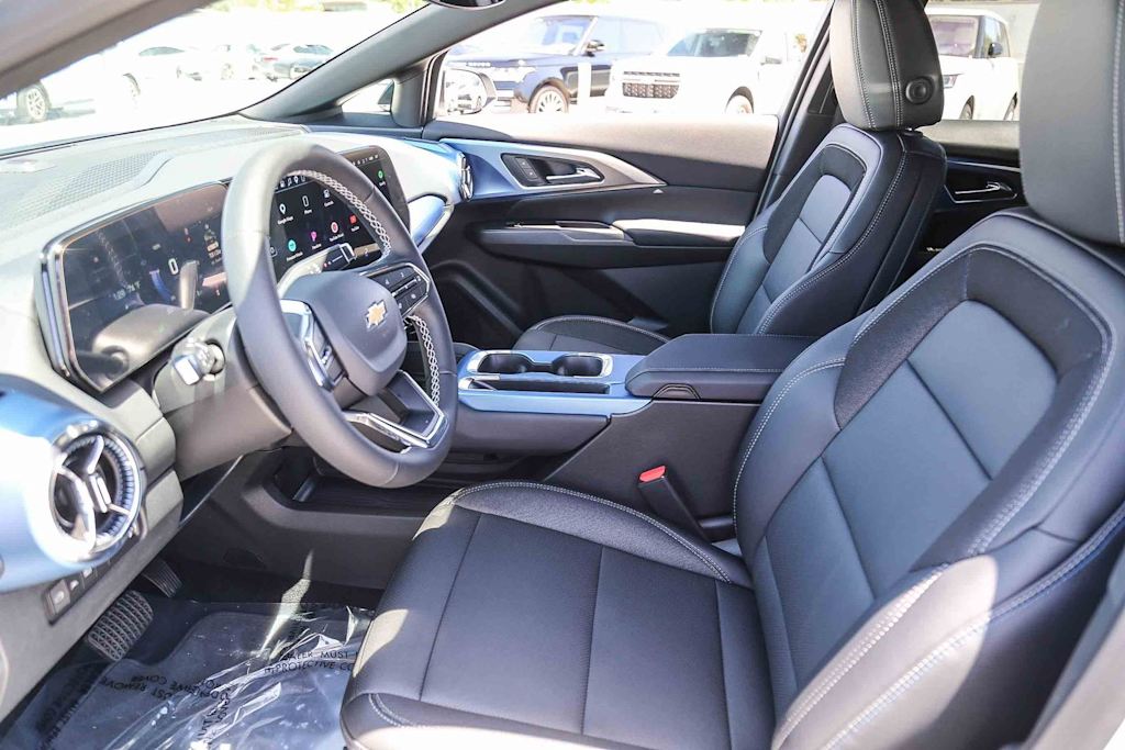 Thumbnail: 2026 Chevrolet Equinox - 10