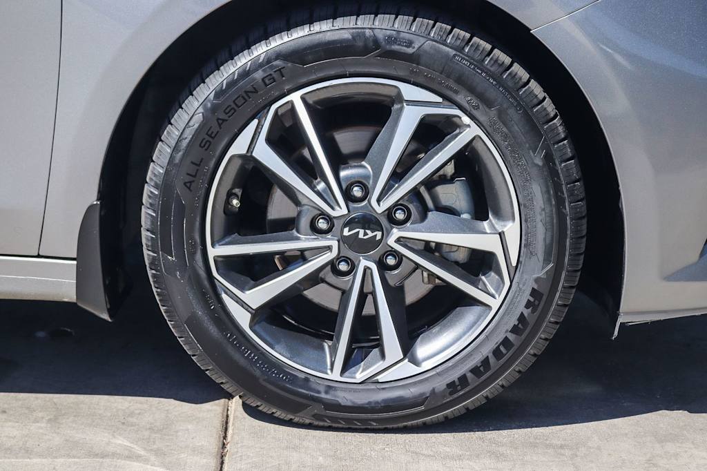 Thumbnail: 2023 Kia Forte - 17