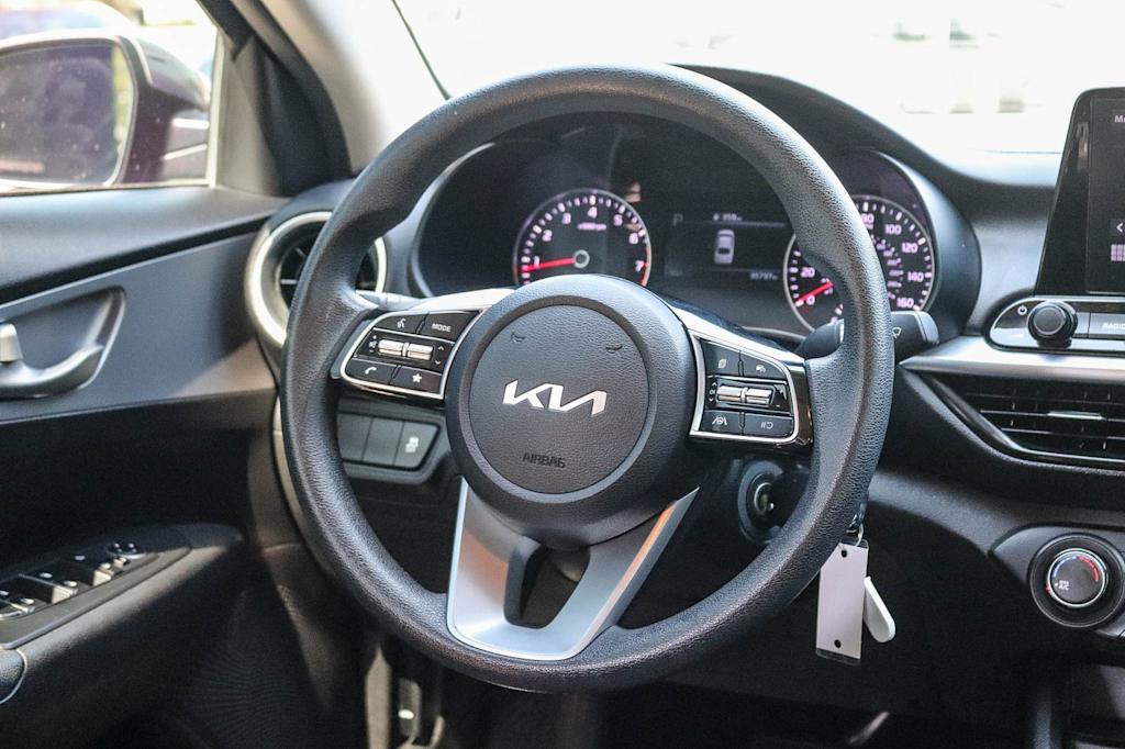 Thumbnail: 2023 Kia Forte - 8