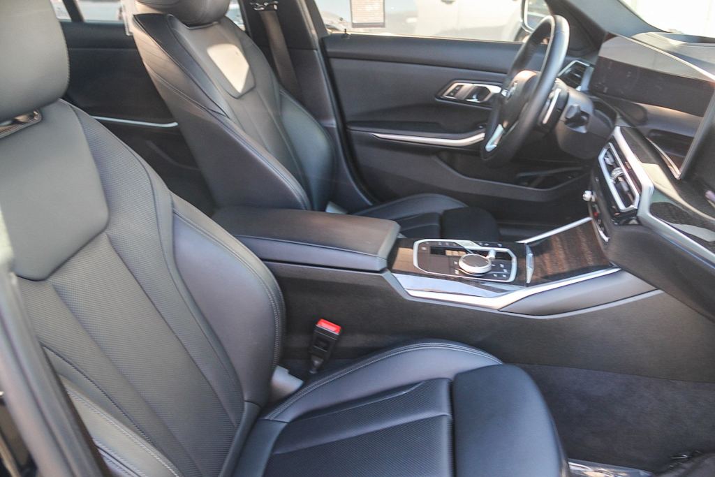 Thumbnail: 2023 BMW 3 Series - 11