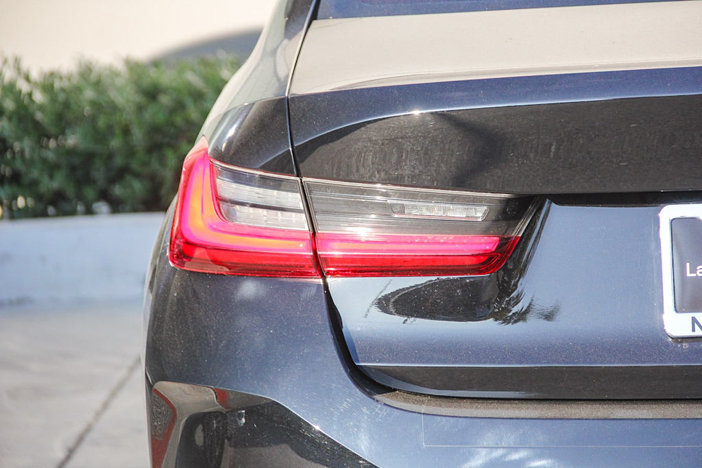 Thumbnail: 2023 BMW 3 Series - 16