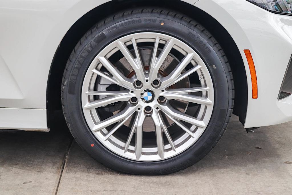 Thumbnail: 2023 BMW 3 Series - 18