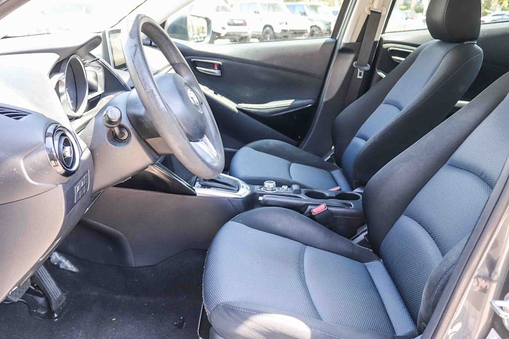 Thumbnail: 2017 Toyota Yaris iA - 11