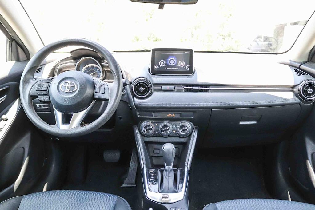 Thumbnail: 2017 Toyota Yaris iA - 2