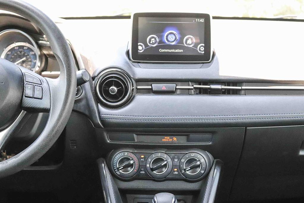 Thumbnail: 2017 Toyota Yaris iA - 13